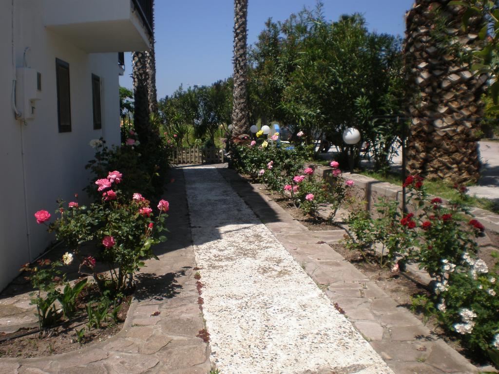 Islands Apartments Pétra Kültér fotó